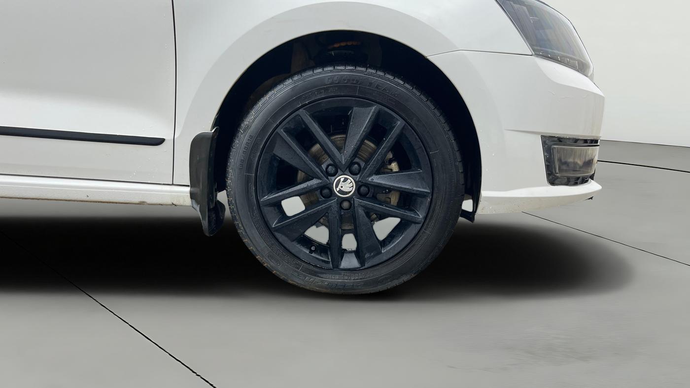 2018 Skoda Rapid AMBITION 1.6 MPI MT, Petrol, Manual, 16,545 km, Right Front Wheel