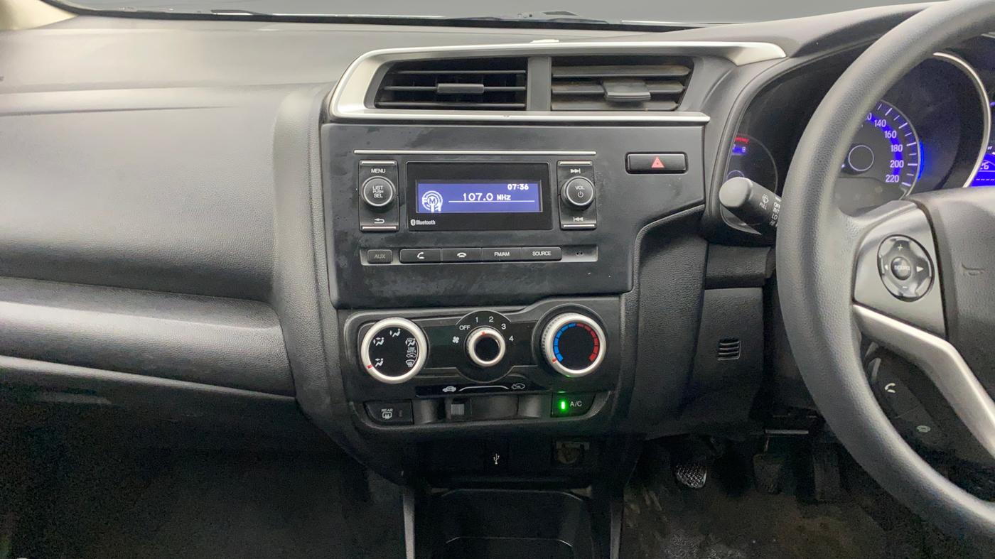2017 Honda WR-V 1.2L I-VTEC S MT, CNG, Manual, 1,22,847 km, Air Conditioner
