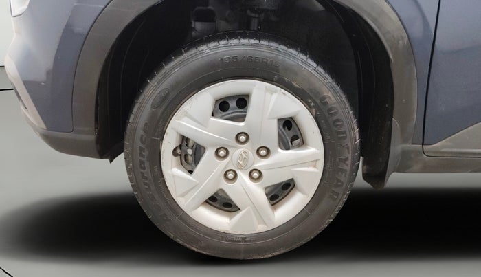 2021 Hyundai VENUE S+ 1.2, Petrol, Manual, 39,267 km, Left Front Wheel