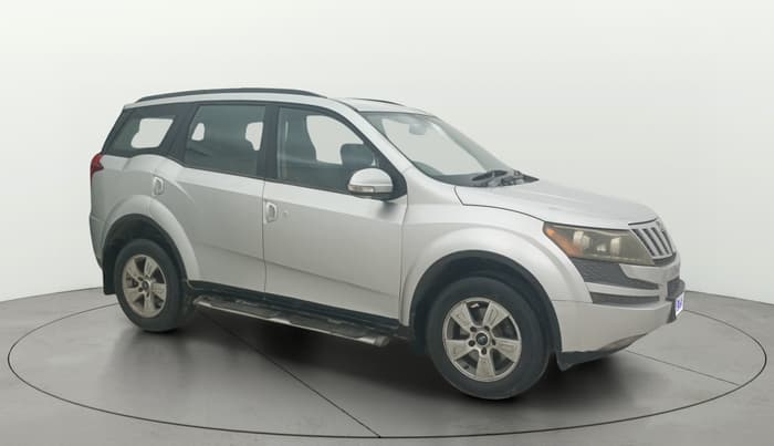 2014 Mahindra XUV500 W8, Diesel, Manual, 1,24,651 km, Right Front Diagonal