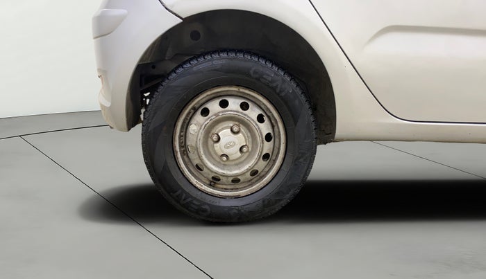 2016 Hyundai i10 D LITE 1.1, CNG, Manual, 85,948 km, Right Rear Wheel