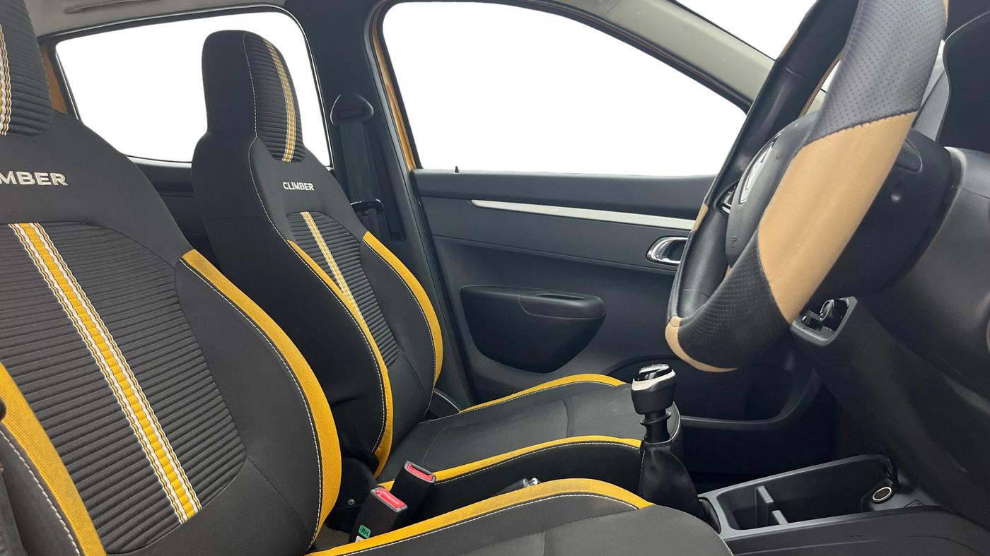 2023 Renault Kwid CLIMBER MT 1.0, Petrol, Manual, 26,259 km, Right Side Front Door Cabin