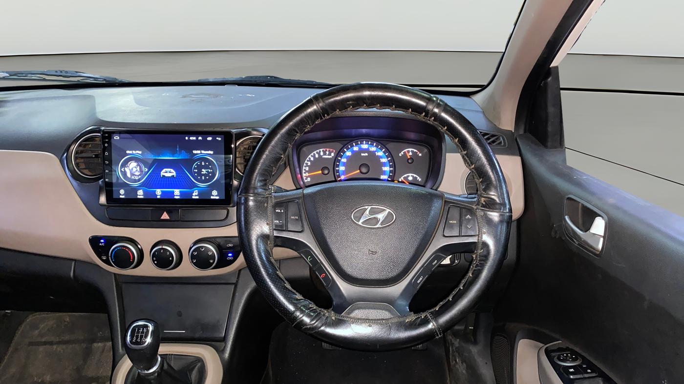 2015 Hyundai Xcent S 1.2, Petrol, Manual, 1,00,466 km, Steering Wheel Close Up