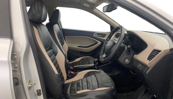 2017 Hyundai Elite i20 SPORTZ 1.2, CNG, Manual, 64,519 km, Right Side Front Door Cabin