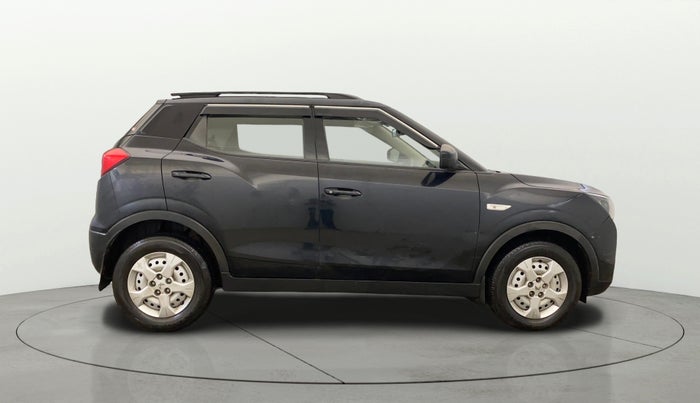 2023 Mahindra XUV300 W4 1.2 PETROL, Petrol, Manual, 24,358 km, Right Side View