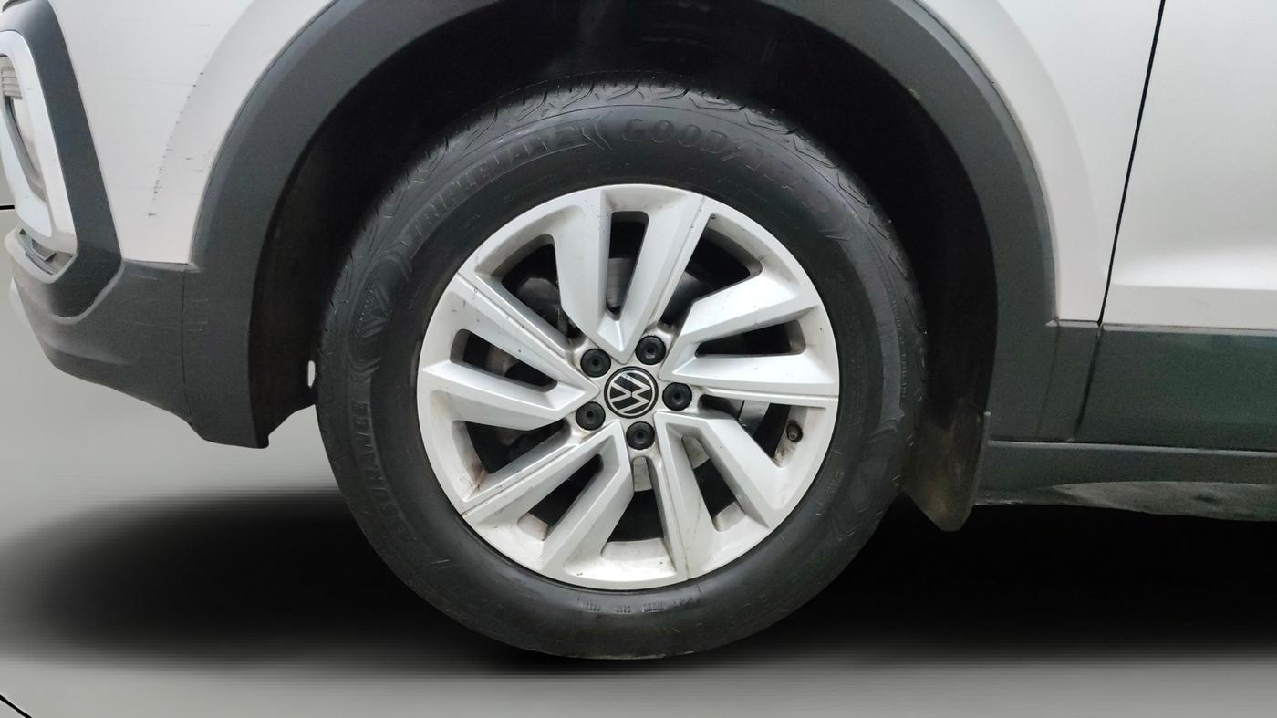 2023 Volkswagen TAIGUN HIGHLINE 1.0 TSI MT, Petrol, Manual, 25,337 km, Left Front Wheel