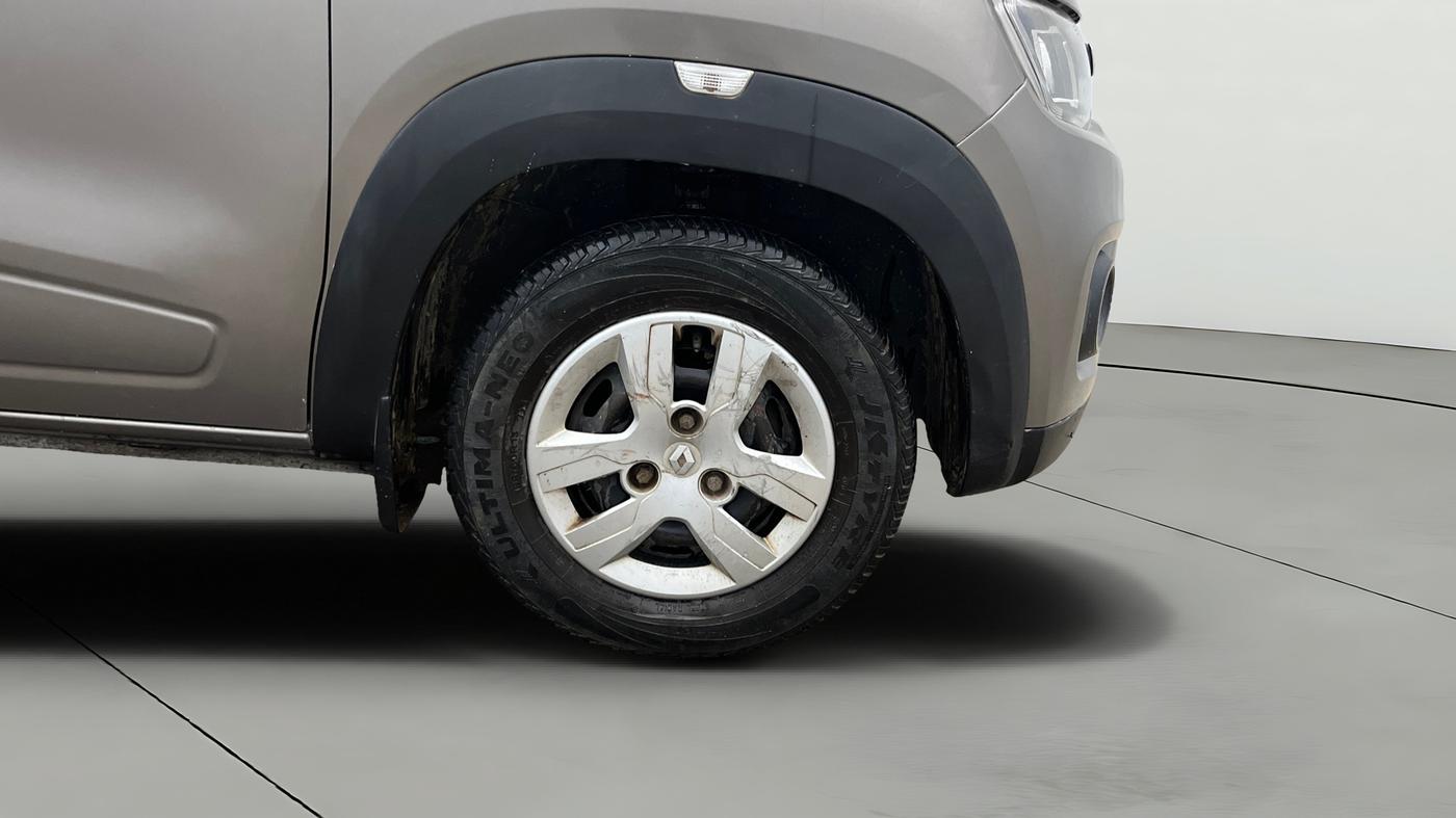 2017 Renault Kwid RXT 1.0 AMT (O), Petrol, Automatic, 53,835 km, Right Front Wheel