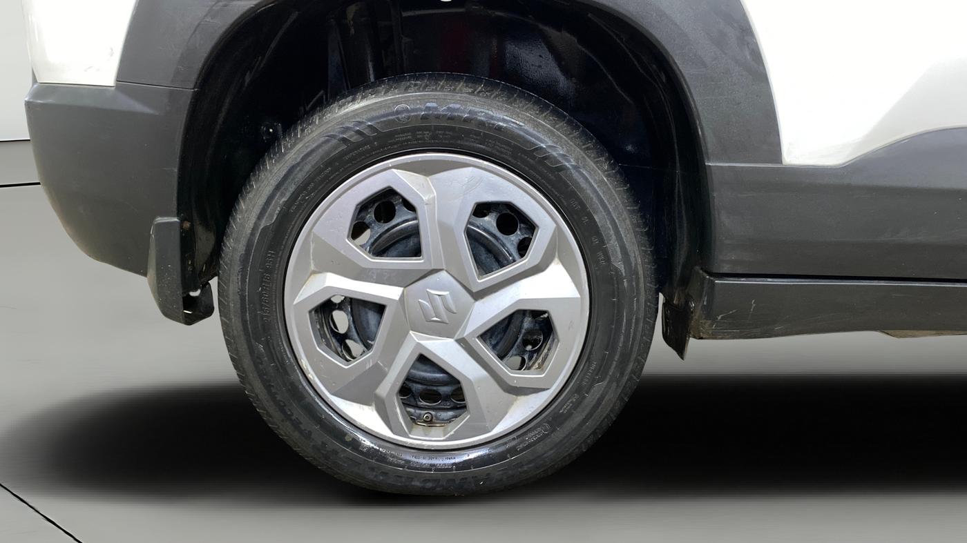 2023 Maruti BREZZA LXI, Petrol, Manual, 49,395 km, Right Rear Wheel