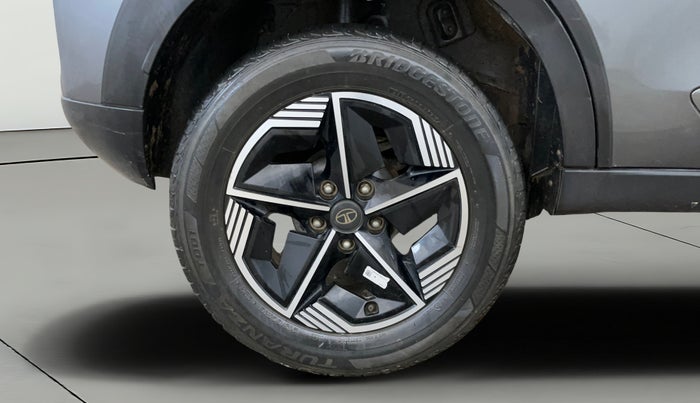2023 Tata NEXON FEARLESS + S P MT, Petrol, Manual, 44,881 km, Right Rear Wheel