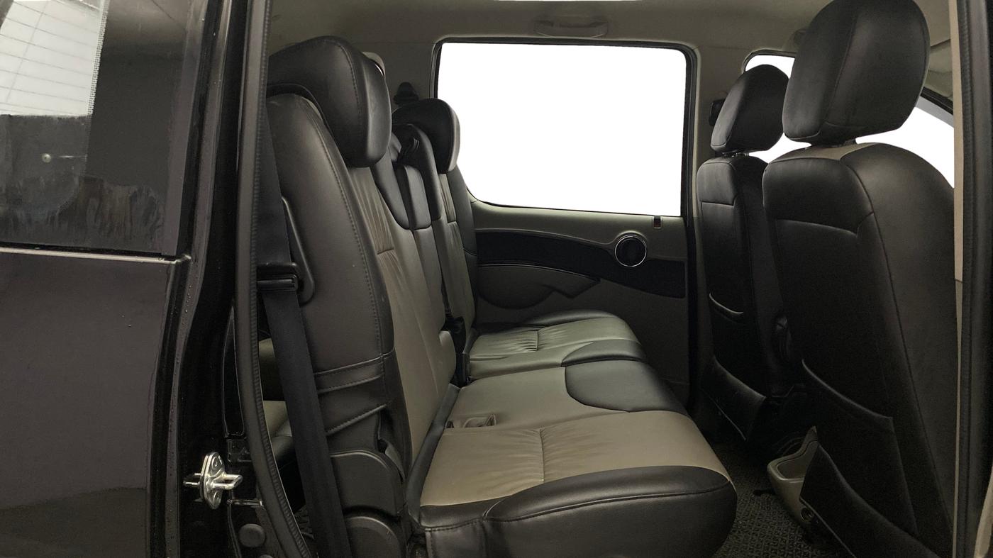 2016 Mahindra NUVOSPORT N8, Diesel, Manual, 75,995 km, Right Side Rear Door Cabin