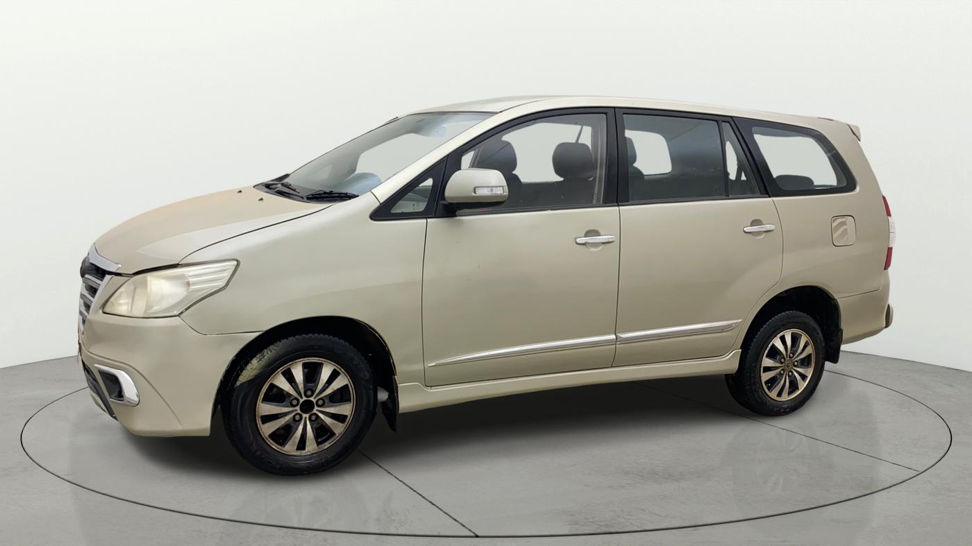 2015 Toyota Innova 2.5 VX 7 STR, Diesel, Manual, 94,748 km, Left Front Diagonal