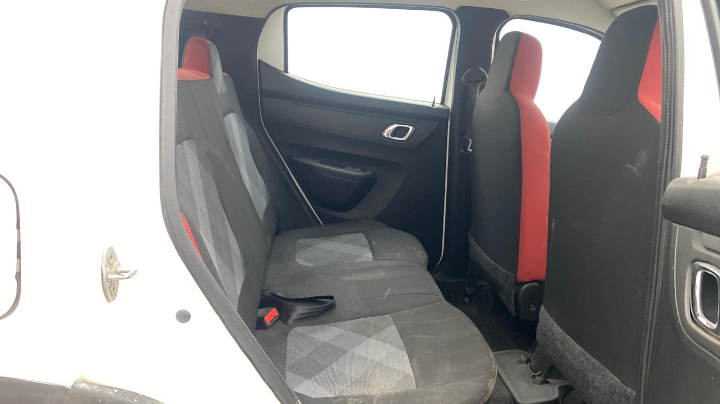 2020 Renault Kwid RXT 1.0 AMT (O), Petrol, Automatic, 35,087 km, Right Side Rear Door Cabin