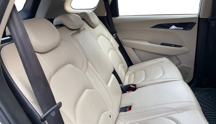 2021 MG HECTOR SHARP 1.5 PETROL CVT, Petrol, Automatic, 84,851 km, Right Side Rear Door Cabin