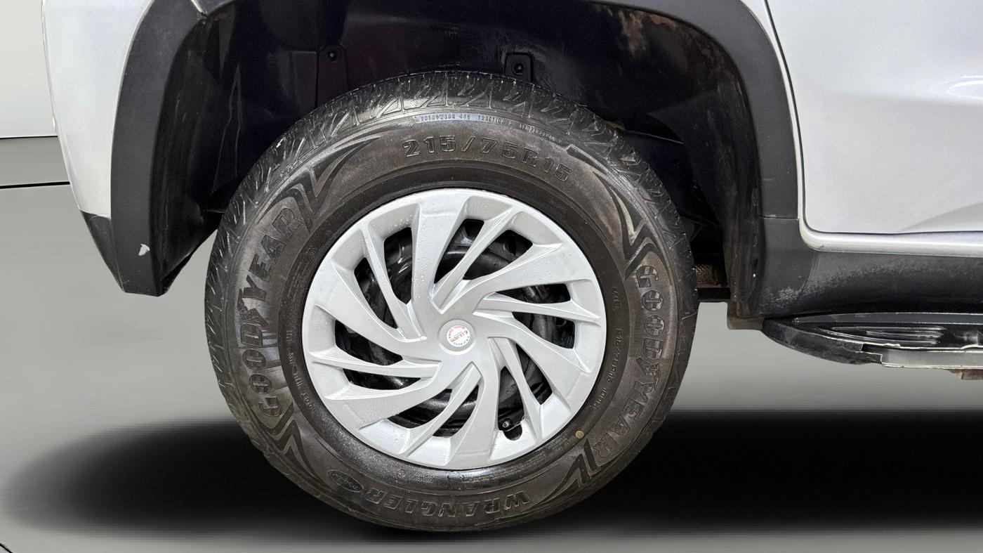 2023 Mahindra BOLERO NEO N 8, Diesel, Manual, 92,917 km, Right Rear Wheel