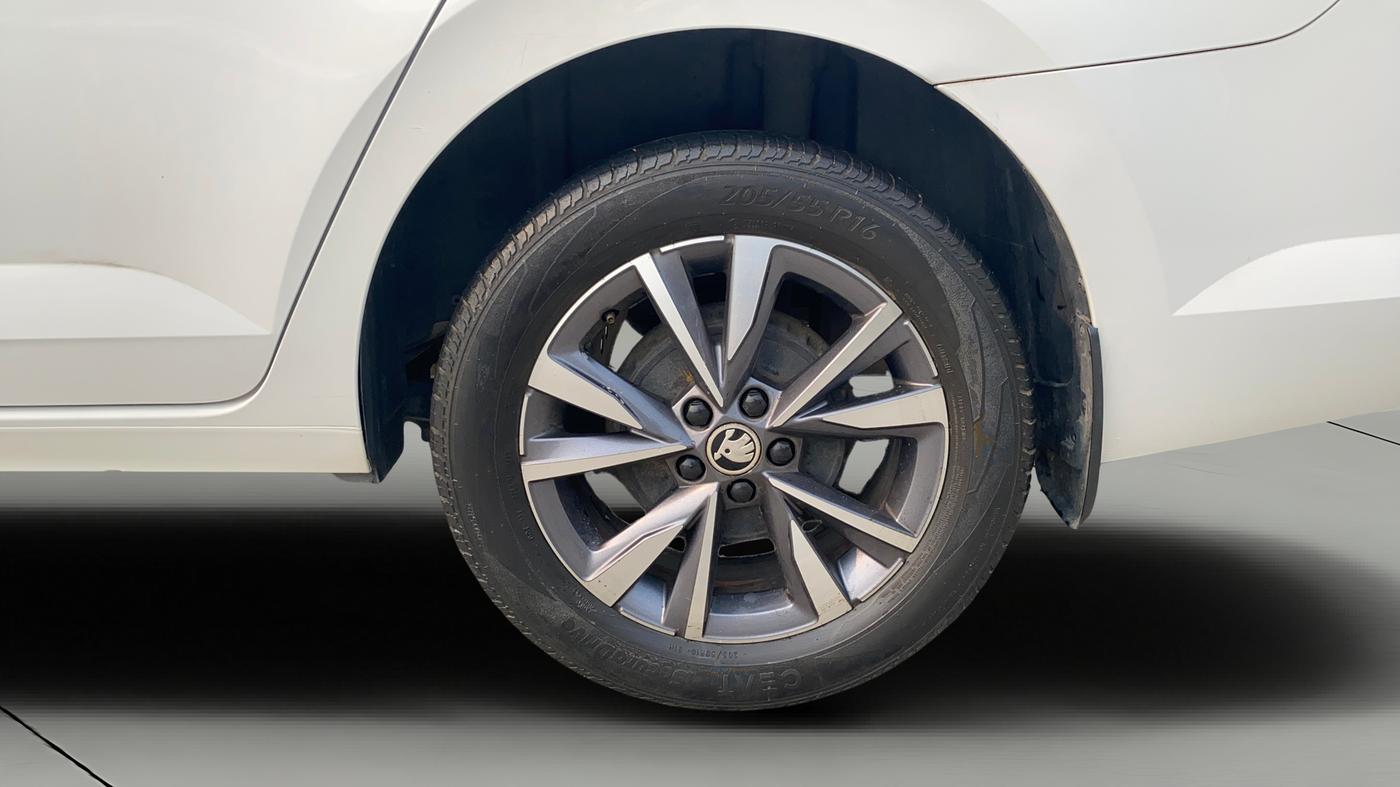 2022 Skoda SLAVIA STYLE 1.0L TSI MT, Petrol, Manual, 51,064 km, Left Rear Wheel