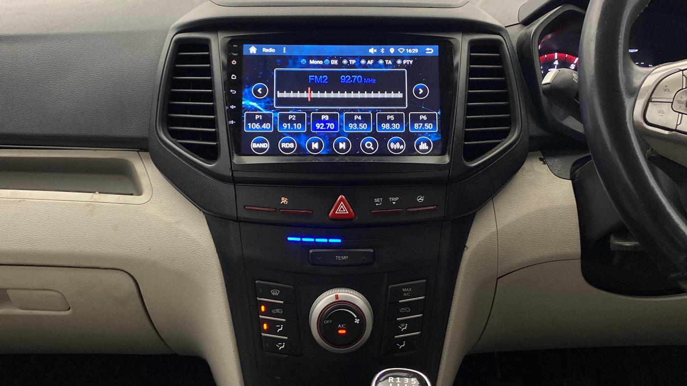 2022 Mahindra XUV300 W4 1.2 PETROL, Petrol, Manual, 1,08,779 km, Air Conditioner