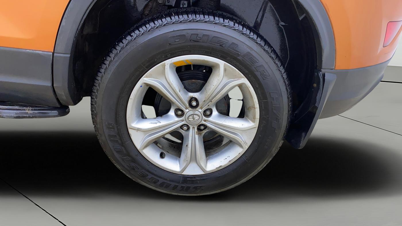 2019 Tata Harrier XZ 2.0L, Diesel, Manual, 1,12,358 km, Left Rear Wheel