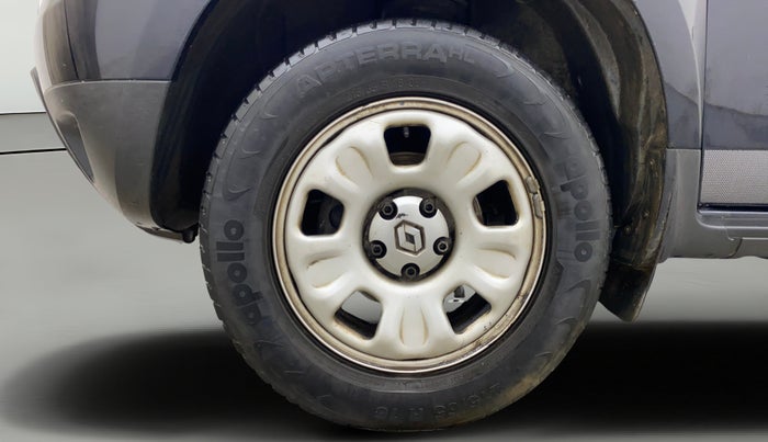 2014 Renault Duster RXL PETROL, Petrol, Manual, 39,203 km, Left Front Wheel