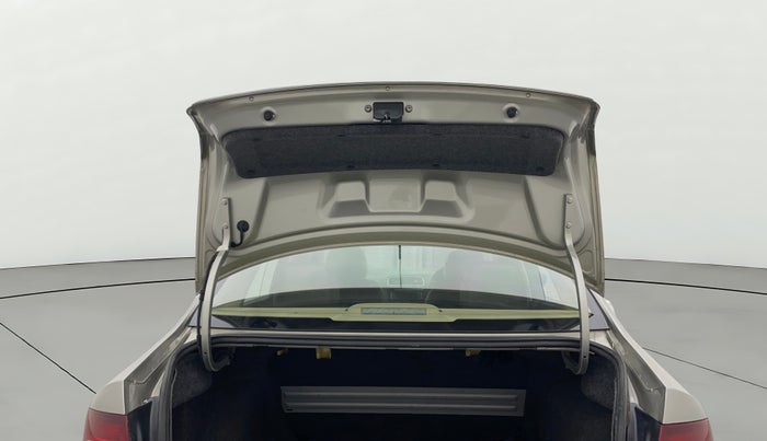 2017 Skoda Rapid STYLE 1.6 MPI, Petrol, Manual, 1,26,040 km, Boot Door Open