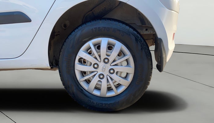 2013 Hyundai i10 MAGNA 1.1, CNG, Manual, 80,438 km, Left Rear Wheel