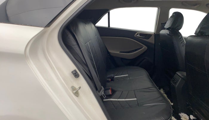 2017 Hyundai Elite i20 SPORTZ 1.2, Petrol, Manual, 33,898 km, Right Side Rear Door Cabin