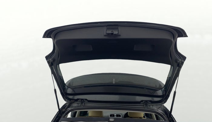 2018 Volkswagen Polo HIGHLINE PLUS 1.0 16 ALLOY, Petrol, Manual, 89,664 km, Boot Door Open