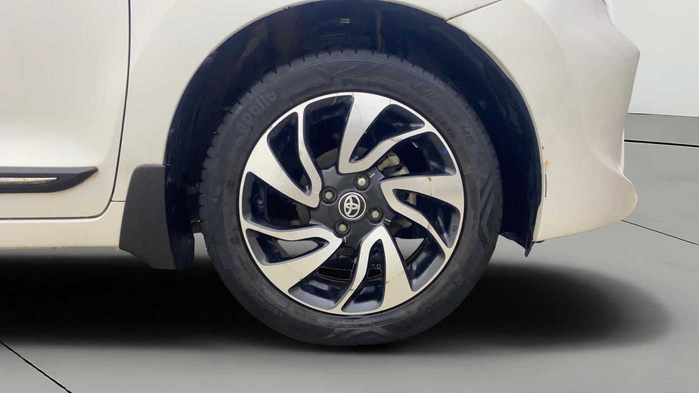 2020 Toyota Glanza V, Petrol, Manual, 47,059 km, Right Front Wheel