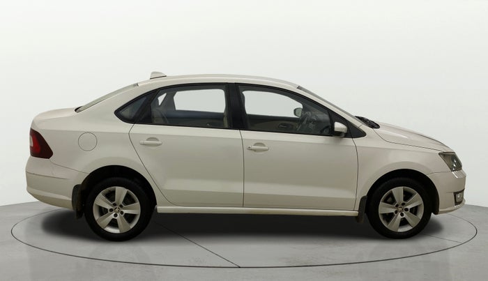 2017 Skoda Rapid AMBITION 1.6 MPI AT, Petrol, Automatic, 61,048 km, Right Side View