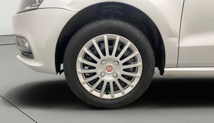 2016 Volkswagen Polo COMFORTLINE 1.2L, Petrol, Manual, 87,064 km, Left Front Wheel