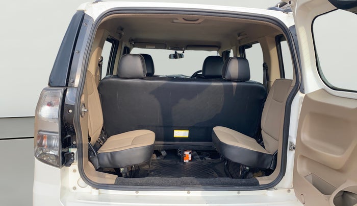 2019 Mahindra TUV300 T10, Diesel, Manual, 46,232 km, Boot Open Zoomed View