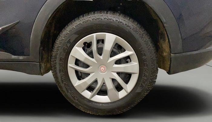 2023 Mahindra XUV700 MX P MT 5 STR, Petrol, Manual, 37,993 km, Left Rear Wheel