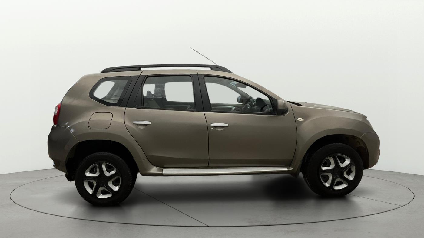 2015 Nissan Terrano XL (P), Petrol, Manual, 1,01,363 km, Right Side View