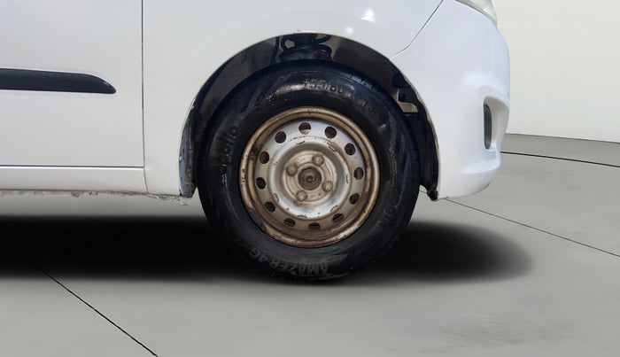 2013 Hyundai i10 ERA 1.1, CNG, Manual, 88,624 km, Right Front Wheel
