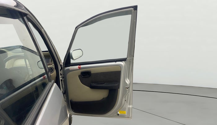 2016 Tata Nano TWIST XTA, Petrol, Automatic, 45,511 km, RHS Front Door