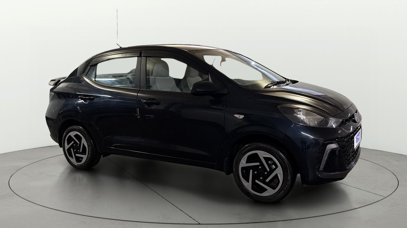 2026 Hyundai AURA S 1.2 CNG, CNG, Manual, 591 km, Right Front Diagonal