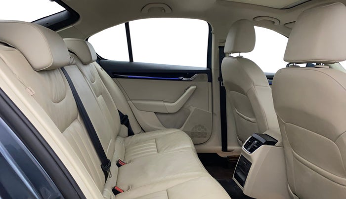 2018 Skoda Octavia L&K 1.8 TSI AT, Petrol, Automatic, 57,765 km, Right Side Rear Door Cabin