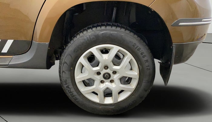 2017 Renault Duster RXL PETROL, Petrol, Manual, 76,118 km, Left Rear Wheel