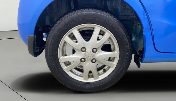 2014 Honda Brio VX MT, Petrol, Manual, 22,860 km, Right Rear Wheel