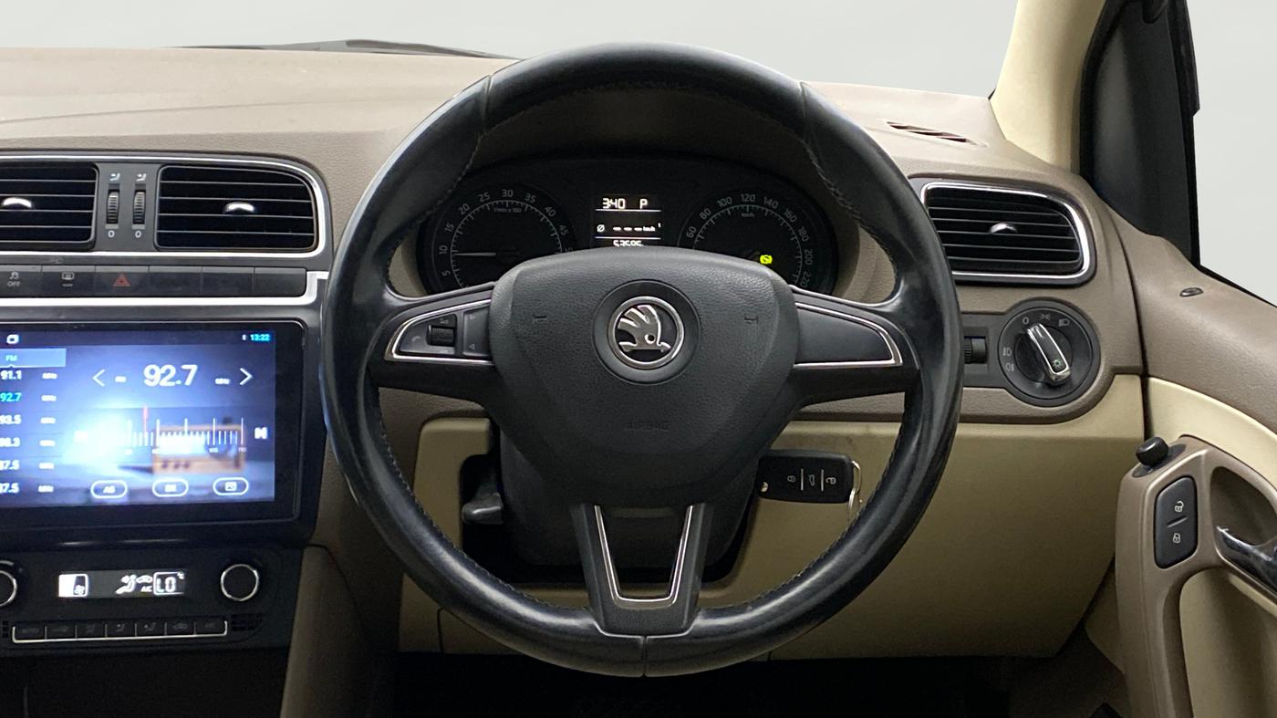 2015 Skoda Rapid 1.5 TDI CR ELEGANCE AT, Diesel, Automatic, 53,592 km, Steering Wheel Close Up