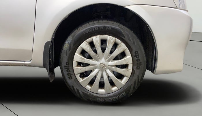 2015 Toyota Etios Liva G, Petrol, Manual, 76,851 km, Right Front Wheel