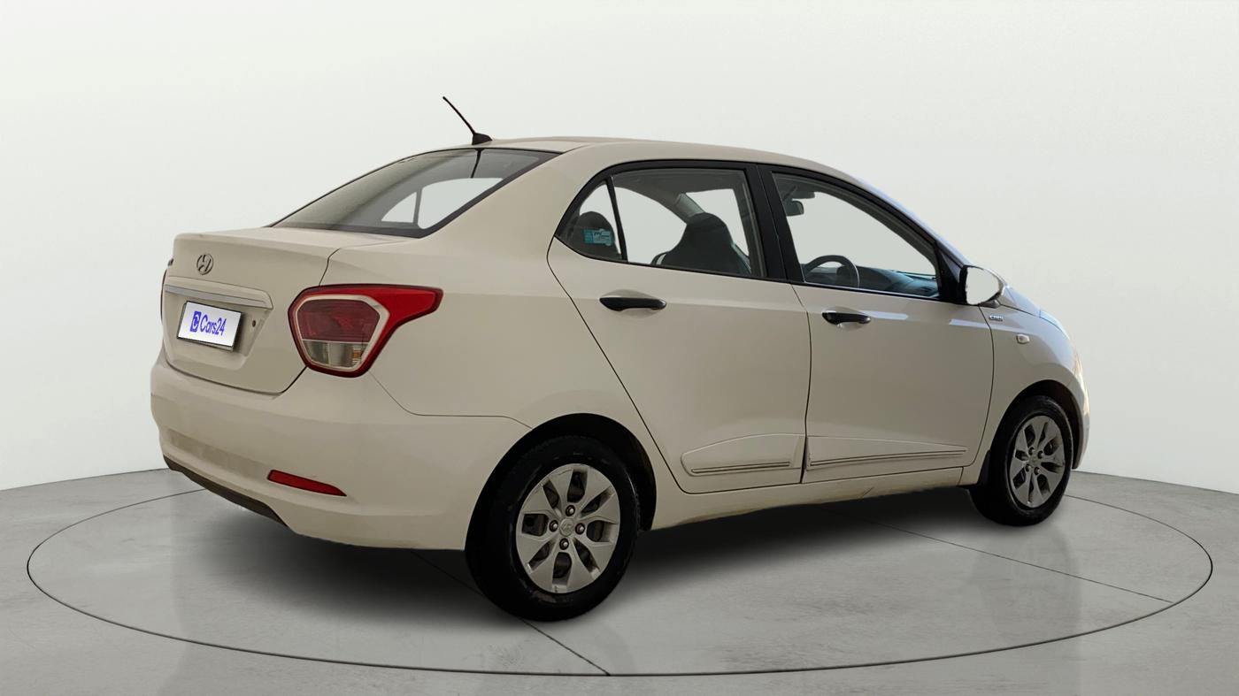 2015 Hyundai Xcent BASE 1.1, Diesel, Manual, 1,18,069 km, Right Back Diagonal