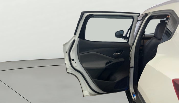 2025 Nissan MAGNITE N-Connecta B4D 1.0 Petrol AMT, Petrol, Automatic, 9,435 km, LHS Rear Door