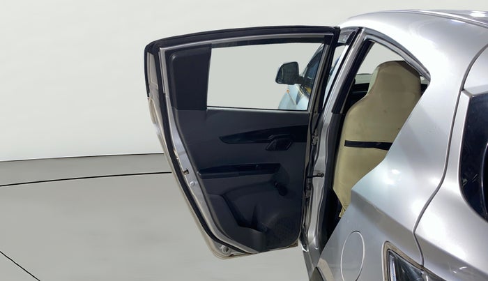 2017 Mahindra KUV 100 NXT K2 P 6 STR, Petrol, Manual, 38,530 km, LHS Rear Door