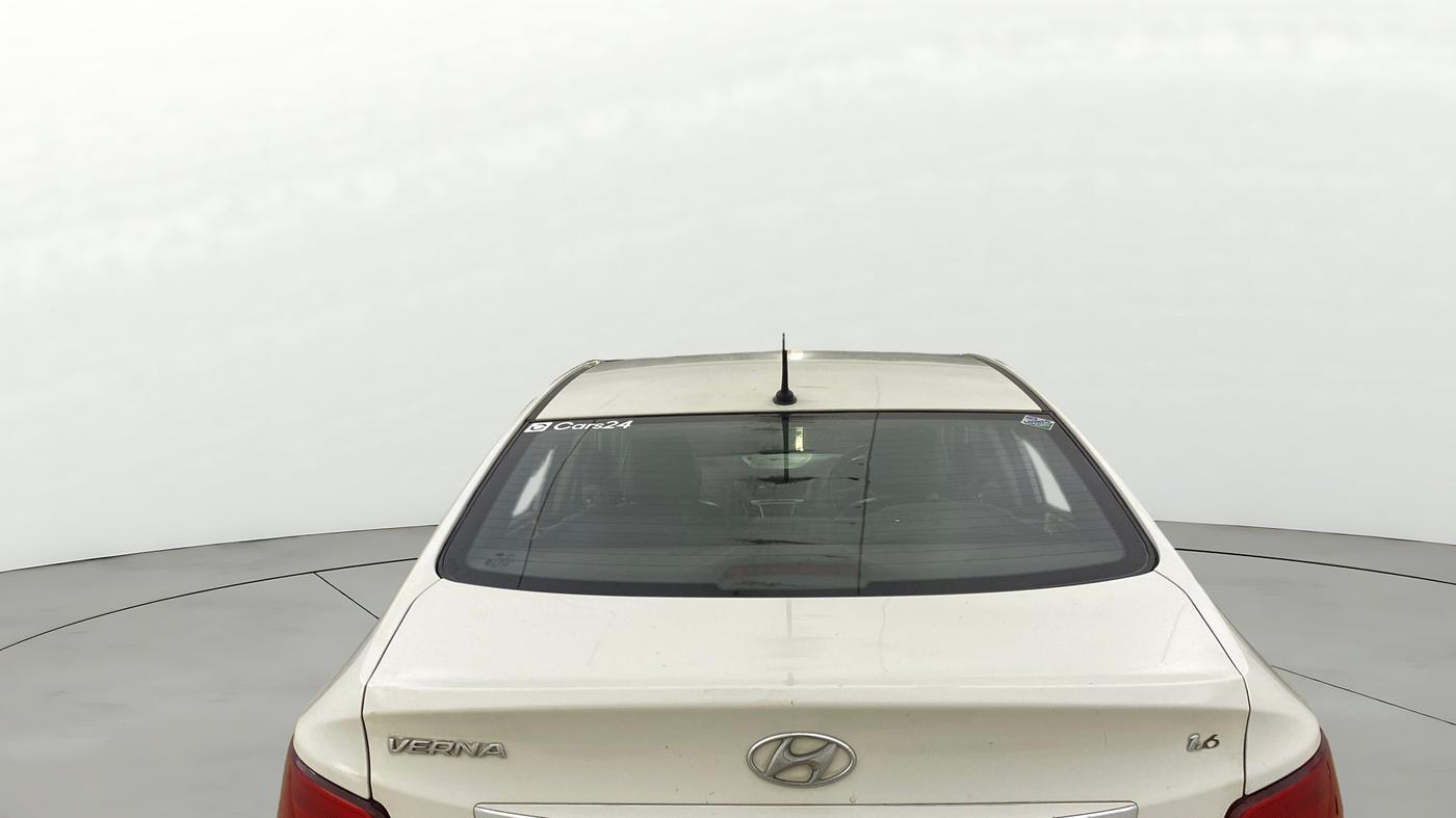 2015 Hyundai Verna FLUIDIC 4S 1.6 VTVT S(O), CNG, Manual, 46,565 km, Rear Windshield