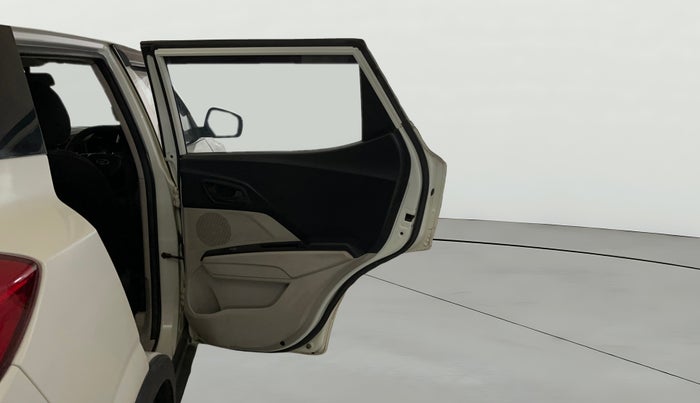 2021 Mahindra XUV300 W4 1.5 DIESEL, Diesel, Manual, 25,791 km, RHS Rear Door