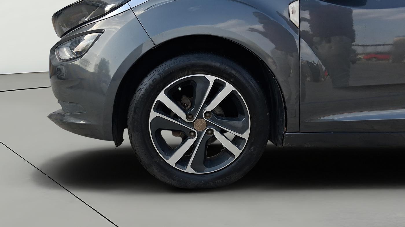 2021 Tata ALTROZ XZ PETROL, CNG, Manual, 63,893 km, Left Front Wheel
