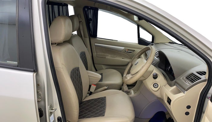 2015 Maruti Ertiga VXI CNG, CNG, Manual, 98,409 km, Right Side Front Door Cabin