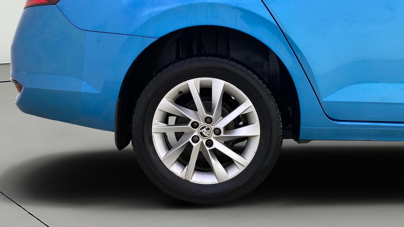 2023 Skoda SLAVIA AMBITION 1.0L TSI AT, Petrol, Automatic, 41,121 km, Right Rear Wheel