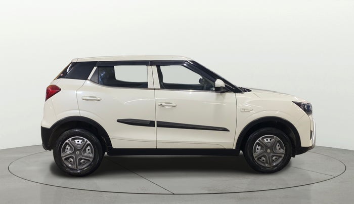 2023 Mahindra XUV300 W4 1.2 PETROL, Petrol, Manual, 8,022 km, Right Side View