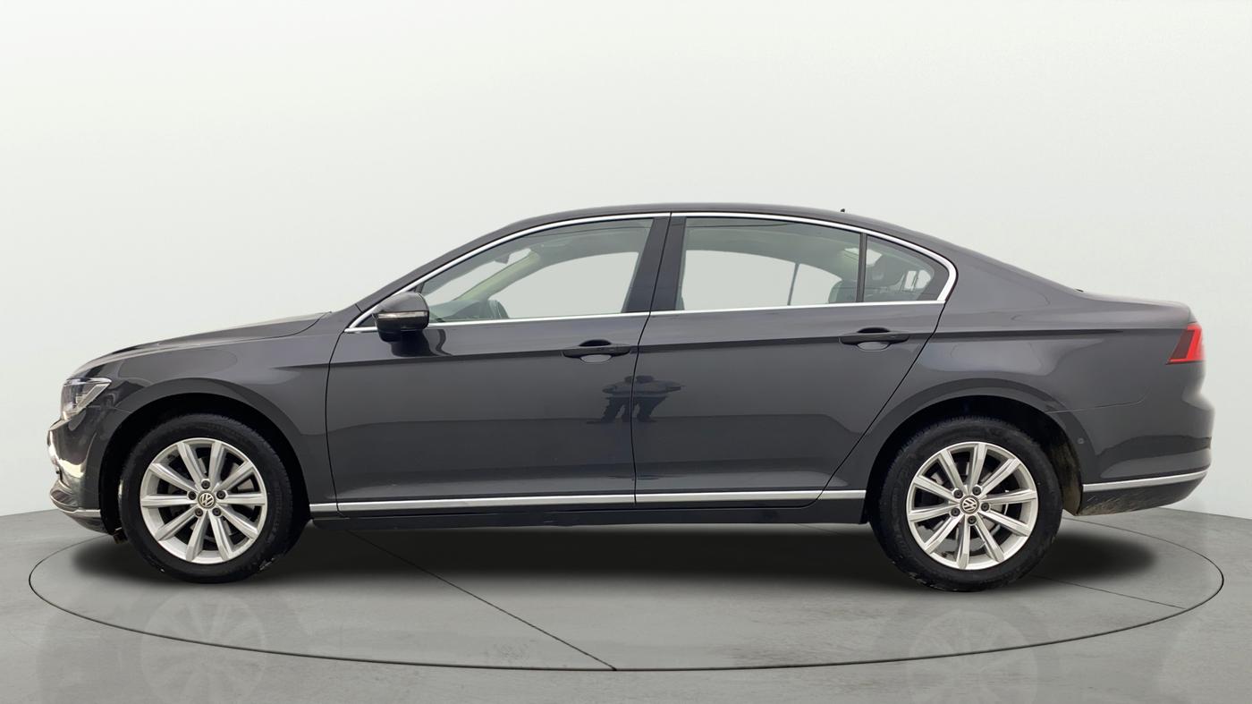 2018 Volkswagen Passat HIGHLINE DSG, Diesel, Automatic, 1,08,680 km, Left Side